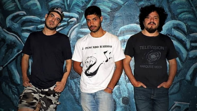 Los Patada Voladora y sus amigos músicos invitados, en un recital de cierre de año
